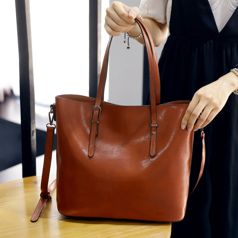 Kalvessa Oil-Wax Shoulder Tote
