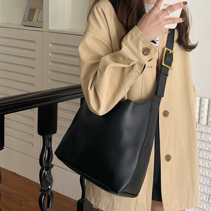 Kalvessa Minimalist Crossbody