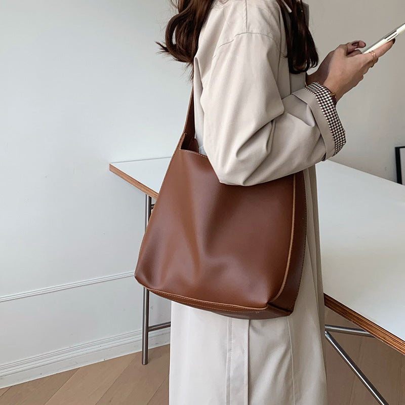 Kalvessa Minimalist Crossbody