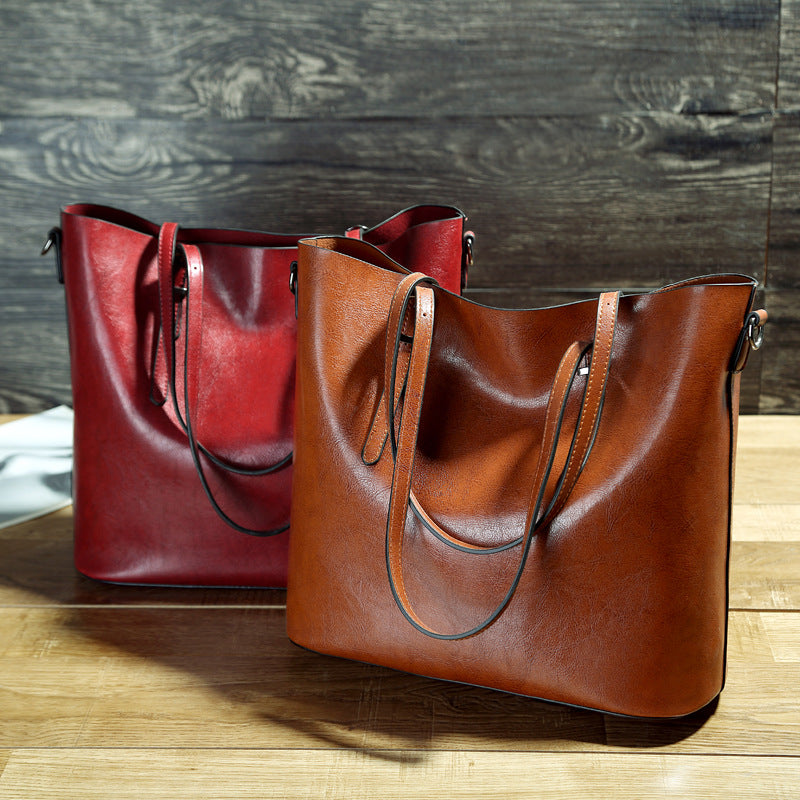 Kalvessa Oil-Wax Shoulder Tote
