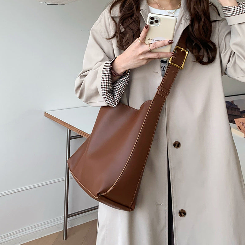Kalvessa Minimalist Crossbody
